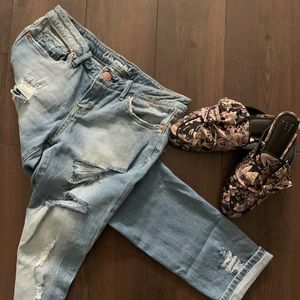 Aeropostale lightly ripped jeans 👖